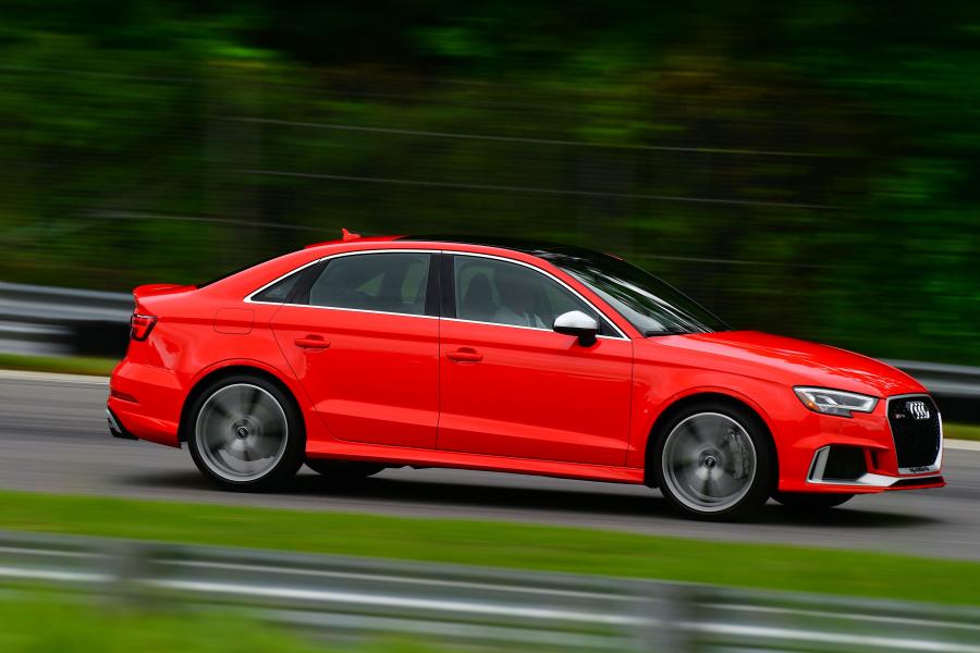  Audi RS3 Sedan (8V) 2017 года  (NA) (фото 5 из 21)